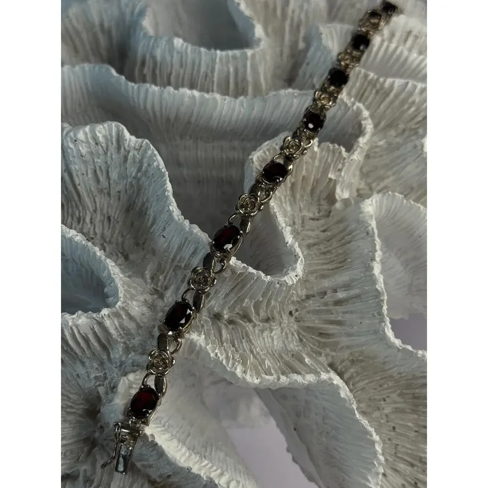 925 Sterling Silver Flower Garnet Bracelet Length 8